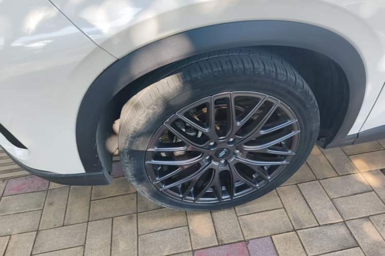 Used CHANGAN OSHAN X5 2021 1.5T DCT Flagship Edition Left Front Wheel Hub