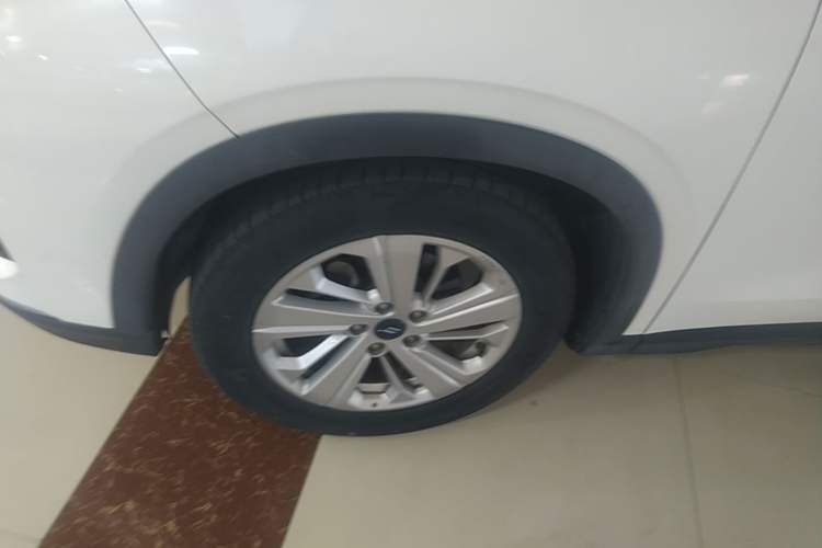 Used CHANGAN OSHAN X5 2021 1.6L CVT Luxury Model Left Front Wheel Hub