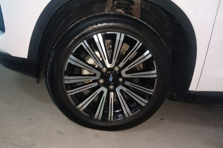 Used CHANGAN OSHAN X5 2021 Revised Version 1.5T DCT Luxury Edition Left Front Wheel Hub