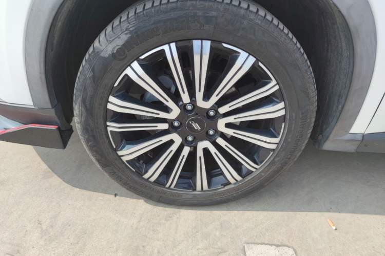 Used CHANGAN OSHAN X5 2021 1.5T DCT Prestige Edition Left Front Wheel Hub