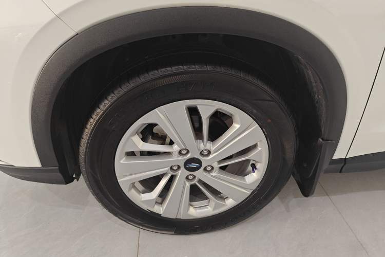 Used CHANGAN OSHAN X5 2021 Revised Version 1.6L Manual Luxury Edition Left Front Wheel Hub