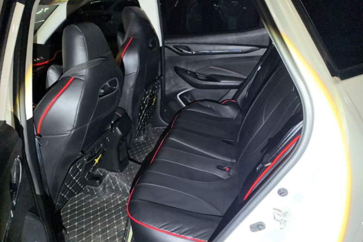Used CHANGAN OSHAN X5 2021 Revised Version 1.6L Manual Luxury Edition Left Rear Seat