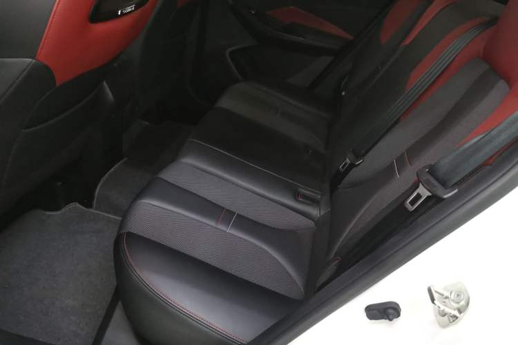 Used CHANGAN OSHAN X5 2021 1.5T DCT Prestige Edition Left Rear Seat