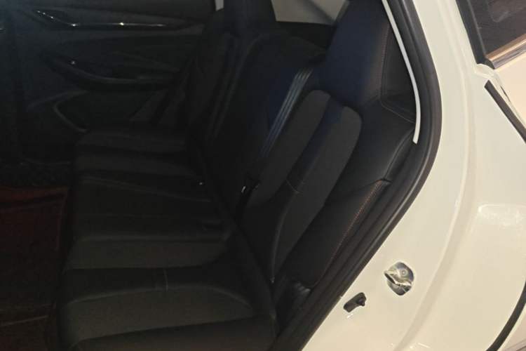 Used CHANGAN OSHAN X5 2021 1.5T DCT Luxury Edition Left Rear Seat
