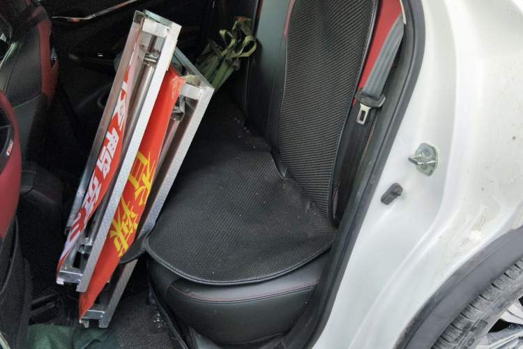 Used CHANGAN OSHAN X5 2021 1.5T DCT Luxury Edition Left Rear Seat
