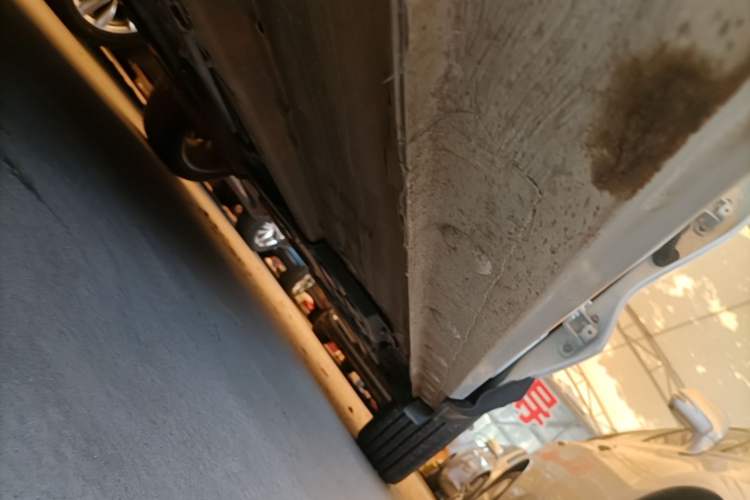Used CHANGAN OSHAN X5 2021 1.5T DCT Flagship Edition Left Side Sill