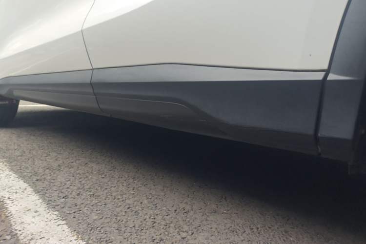 Used CHANGAN OSHAN X5 2021 1.5T DCT Prestige Edition Left Side Sill