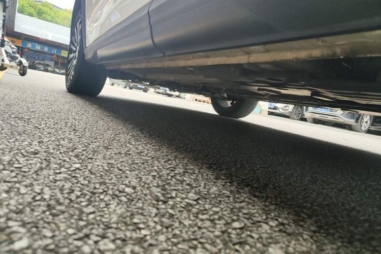 Used CHANGAN OSHAN X5 2021 1.6L CVT Luxury Model Left Side Sill