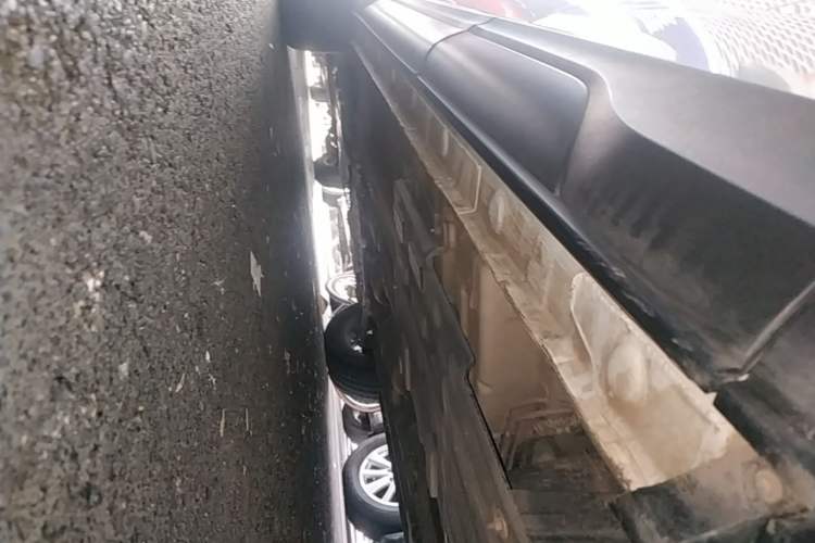 Used CHANGAN OSHAN X5 2021 1.6L CVT Comfort Model Left Side Sill