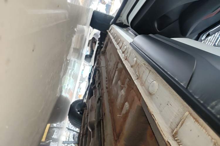 Used CHANGAN OSHAN X5 2021 1.5T DCT Prestige Edition Left Side Sill