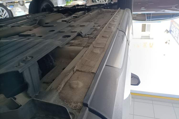 Used CHANGAN OSHAN X5 2021 1.5T DCT Luxury Edition Left Side Sill