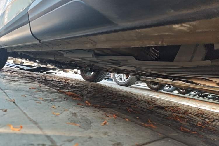 Used CHANGAN OSHAN X5 2021 1.6L CVT Luxury Model Left Side Sill