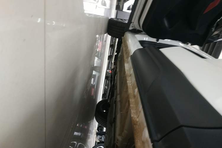 Used CHANGAN OSHAN X5 2021 Revised Version 1.5T DCT Luxury Edition Left Side Sill