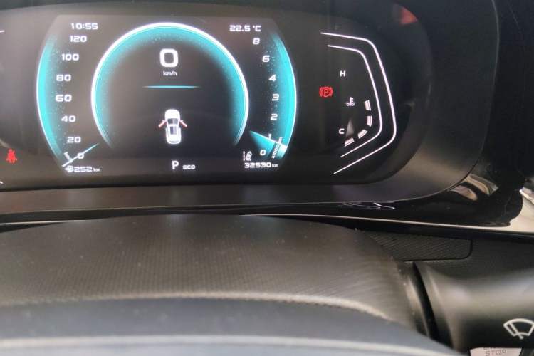 Used CHANGAN OSHAN X5 2021 1.5T DCT Flagship Edition Odometer Close Up