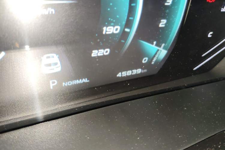 Used CHANGAN OSHAN X5 2021 1.5T DCT Flagship Edition Odometer Close Up