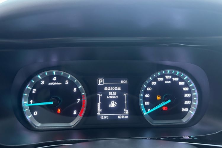 Used CHANGAN OSHAN X5 2021 1.5T DCT Luxury Edition Odometer Close Up