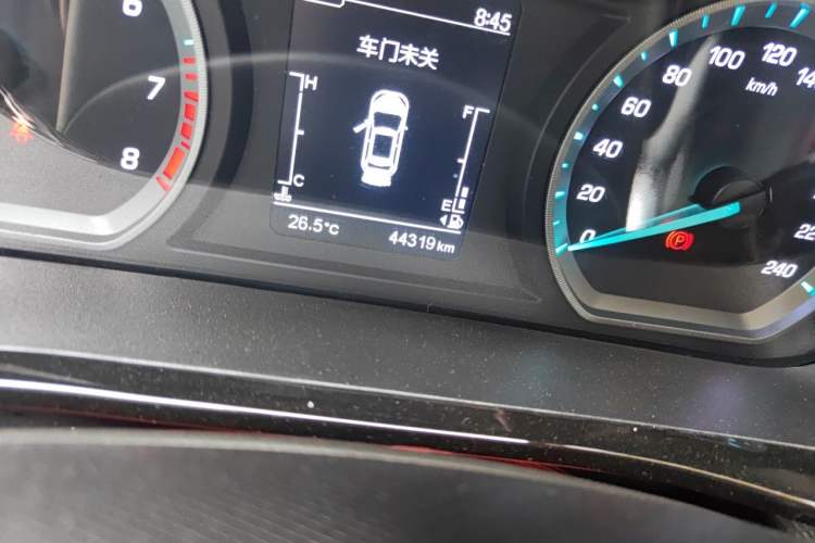 Used CHANGAN OSHAN X5 2021 Revised Version 1.5T DCT Luxury Edition Odometer Close Up