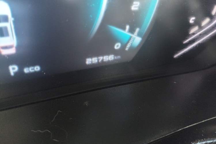 Used CHANGAN OSHAN X5 2021 1.6L CVT Luxury Model Odometer Close Up