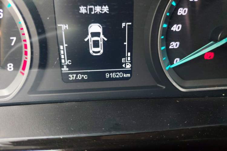 Used CHANGAN OSHAN X5 2021 1.5T DCT Luxury Edition Odometer Close Up