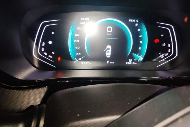 Used CHANGAN OSHAN X5 2021 1.5T DCT Flagship Edition Odometer Close Up