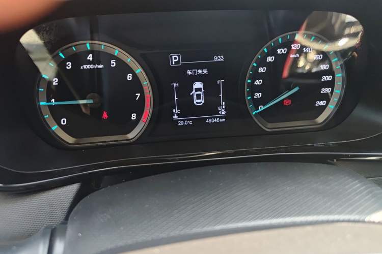 Used CHANGAN OSHAN X5 2021 Revised Version 1.5T DCT Luxury Edition Odometer Close Up