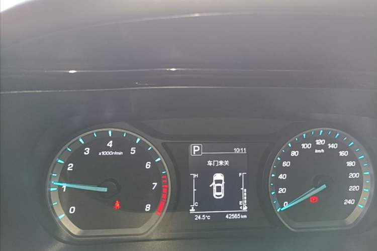 Used CHANGAN OSHAN X5 2021 1.5T DCT Luxury Edition Odometer Close Up