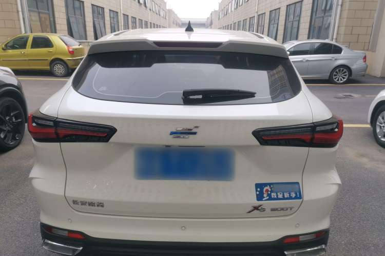 Used CHANGAN OSHAN X5 2021 Revised Version 1.5T DCT Luxury Edition Rear