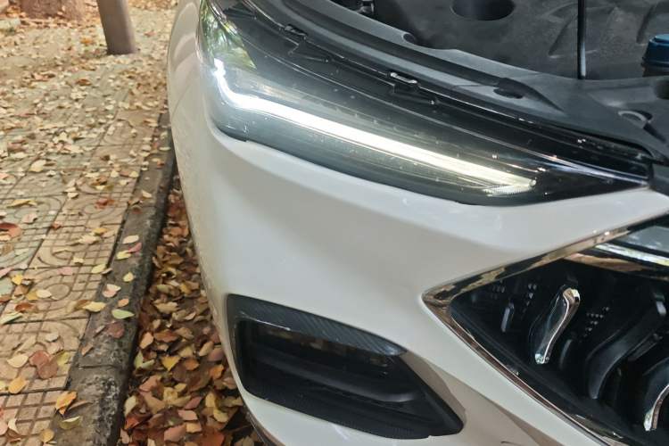 Used CHANGAN OSHAN X5 2021 1.5T DCT Flagship Edition Right Front Headlight