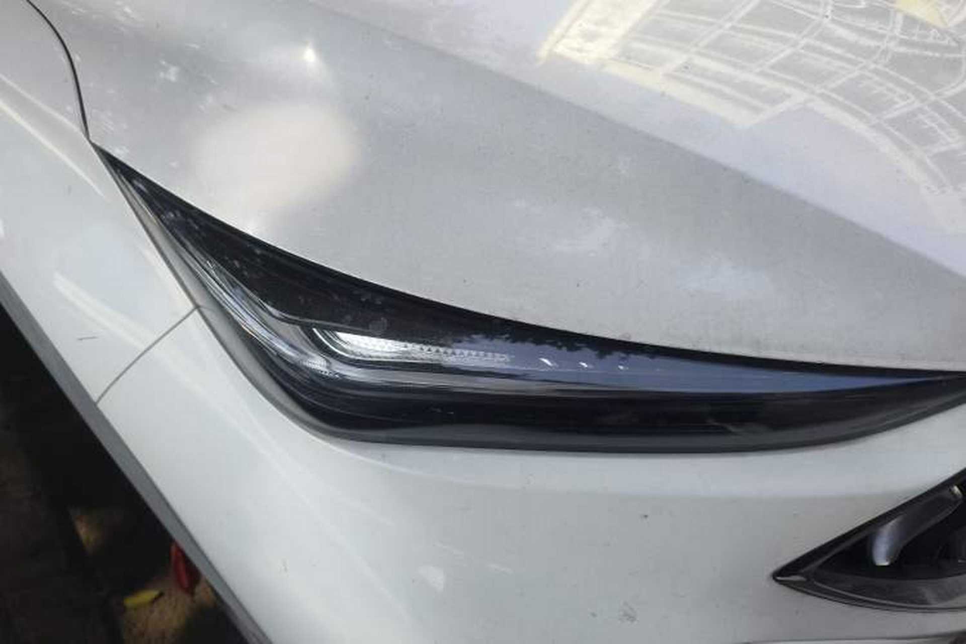 Used CHANGAN OSHAN X5 2021 Revised Version 1.6L Manual Luxury Edition Right Front Headlight