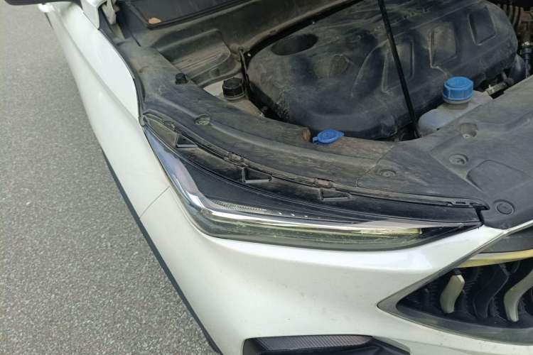 Used CHANGAN OSHAN X5 2021 1.5T DCT Prestige Edition Right Front Headlight