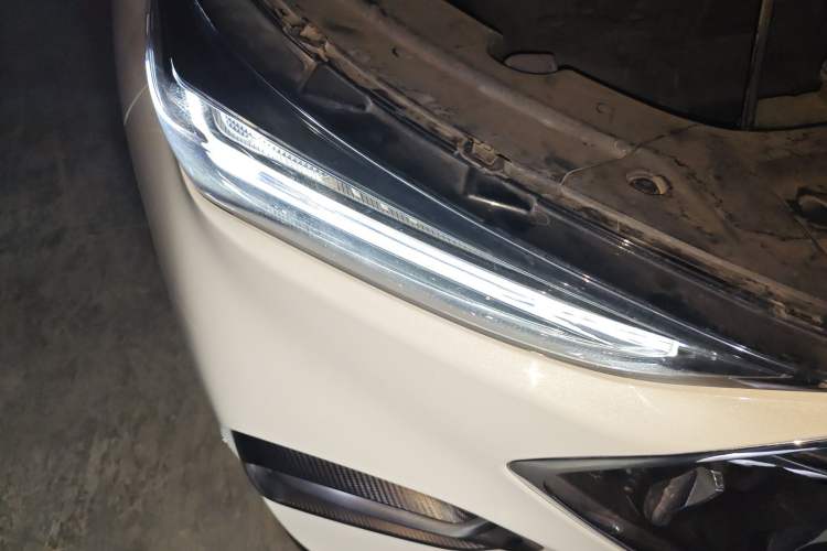Used CHANGAN OSHAN X5 2021 1.5T DCT Flagship Edition Right Front Headlight