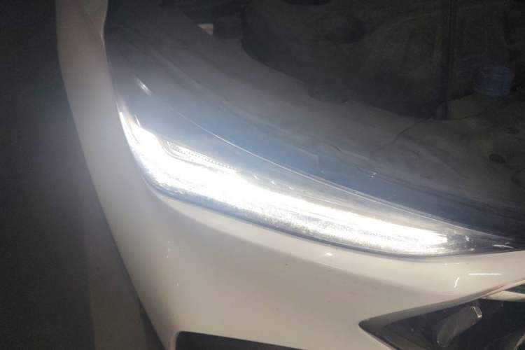 Used CHANGAN OSHAN X5 2021 1.5T DCT Flagship Edition Right Front Headlight