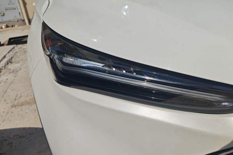 Used CHANGAN OSHAN X5 2021 Revised Version 1.5T DCT Luxury Edition Right Front Headlight