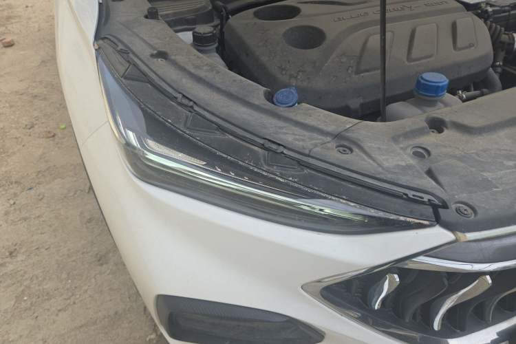Used CHANGAN OSHAN X5 2021 1.5T DCT Prestige Edition Right Front Headlight