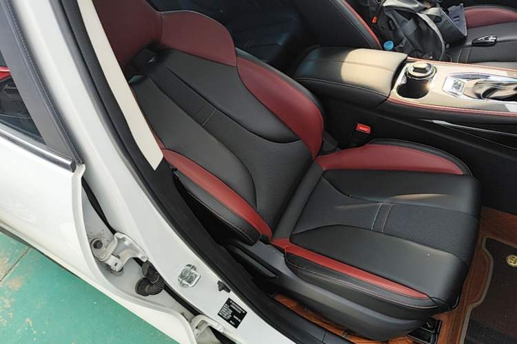 Used CHANGAN OSHAN X5 2021 Revised Version 1.5T DCT Luxury Edition Right Front Seat