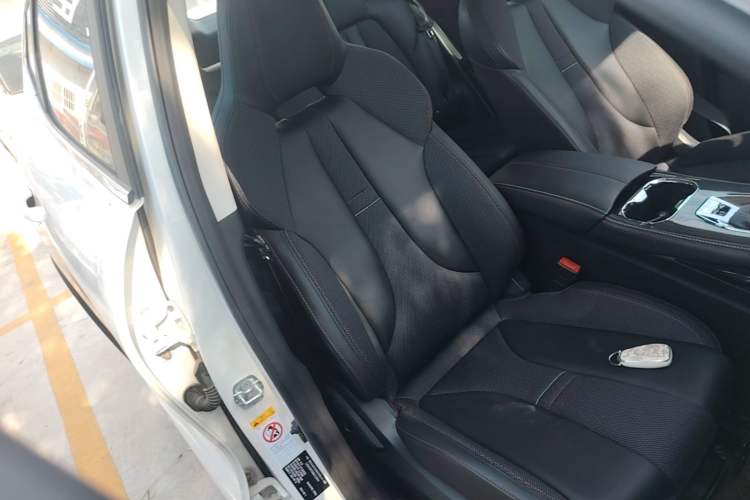 Used CHANGAN OSHAN X5 2021 1.6L CVT Luxury Model Right Front Seat