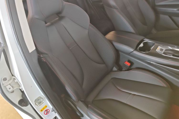 Used CHANGAN OSHAN X5 2021 1.6L CVT Luxury Model Right Front Seat