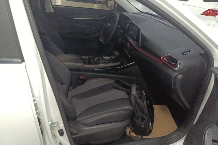 Used CHANGAN OSHAN X5 2021 1.6L CVT Luxury Model Right Front Seat