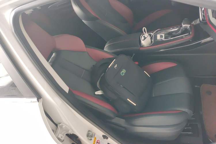 Used CHANGAN OSHAN X5 2021 1.5T DCT Prestige Edition Right Front Seat