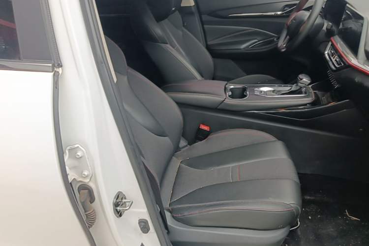Used CHANGAN OSHAN X5 2021 Revised Version 1.5T DCT Luxury Edition Right Front Seat