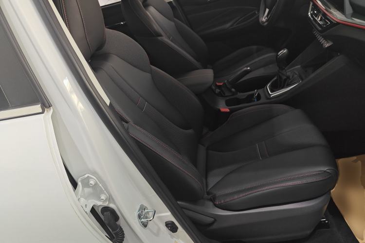 Used CHANGAN OSHAN X5 2021 Revised Version 1.6L Manual Luxury Edition Right Front Seat