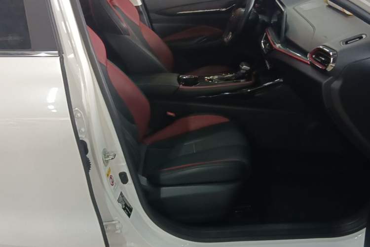 Used CHANGAN OSHAN X5 2021 1.5T DCT Prestige Edition Right Front Seat