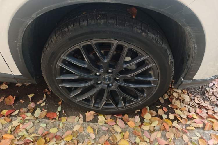 Used CHANGAN OSHAN X5 2021 1.5T DCT Flagship Edition Right Front Wheel Hub