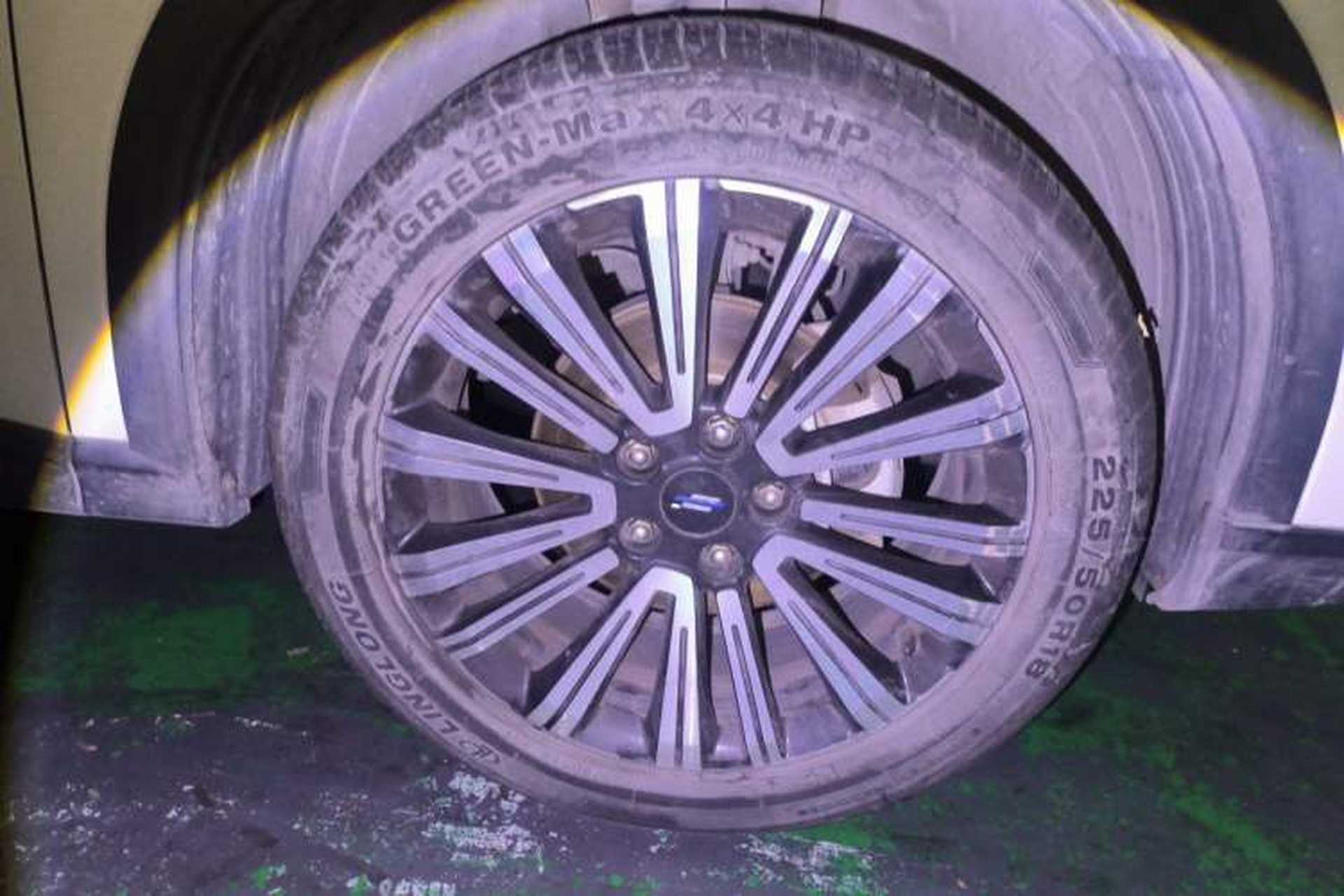 Used CHANGAN OSHAN X5 2021 1.5T DCT Prestige Edition Right Front Wheel Hub