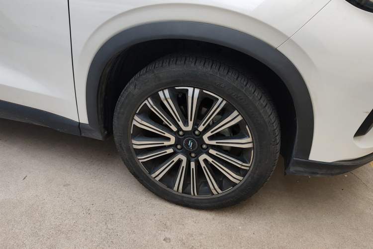 Used CHANGAN OSHAN X5 2021 1.5T DCT Prestige Edition Right Front Wheel Hub