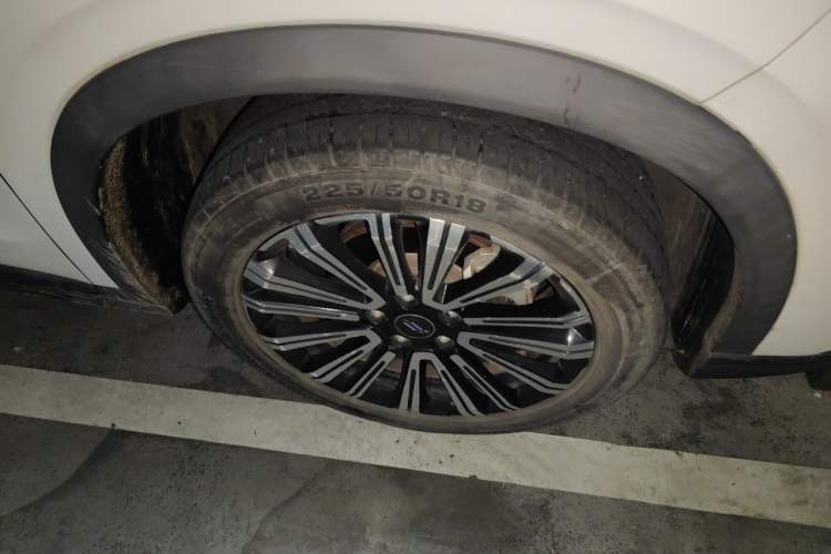 Used CHANGAN OSHAN X5 2021 1.5T DCT Prestige Edition Right Front Wheel Hub