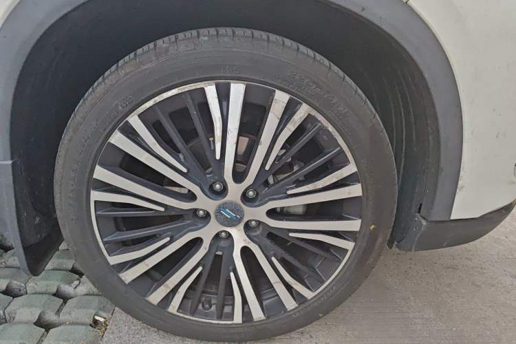 Used CHANGAN OSHAN X5 2021 1.5T DCT Flagship Edition Right Front Wheel Hub
