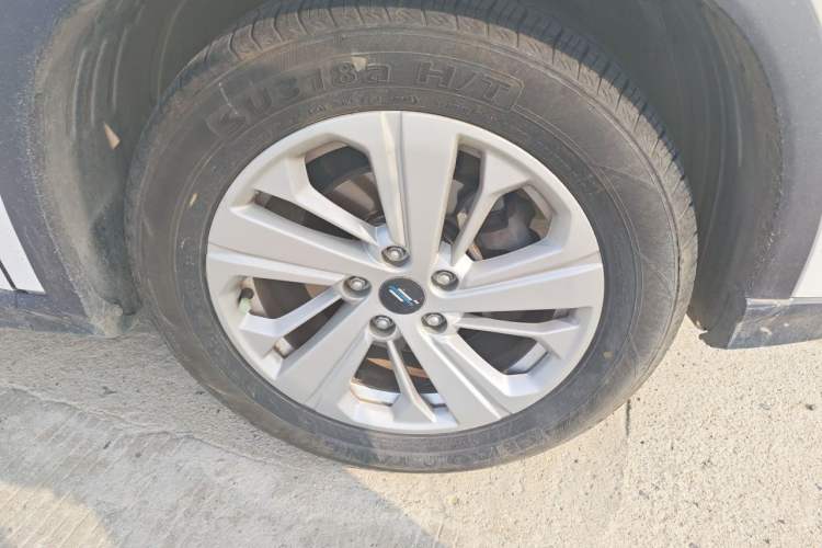 Used CHANGAN OSHAN X5 2021 1.6L CVT Luxury Model Right Front Wheel Hub