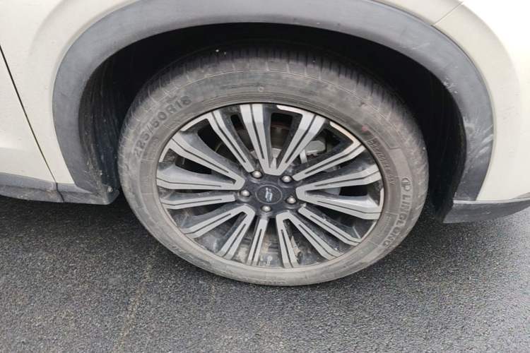 Used CHANGAN OSHAN X5 2021 1.6L CVT Comfort Model Right Front Wheel Hub