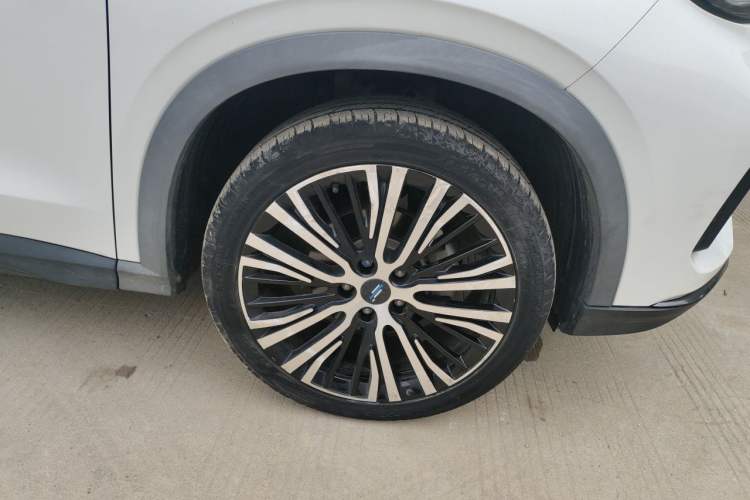 Used CHANGAN OSHAN X5 2021 1.5T DCT Flagship Edition Right Front Wheel Hub